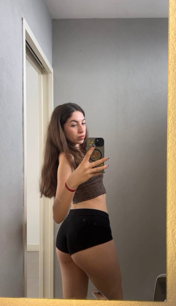 Amber in her underwear in Merida