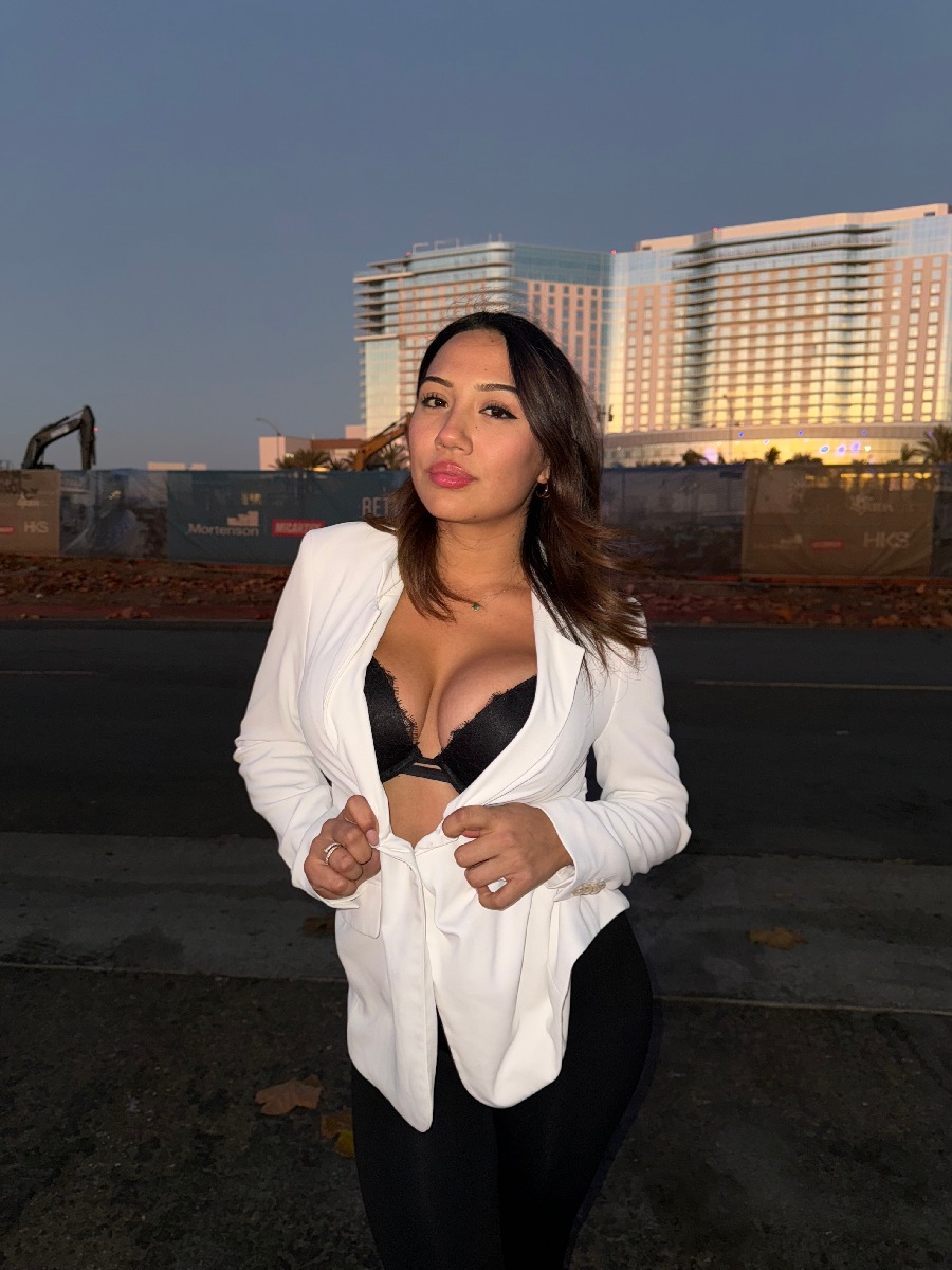 Take a pause and enjoy Ali Cruz — streaming from Merida