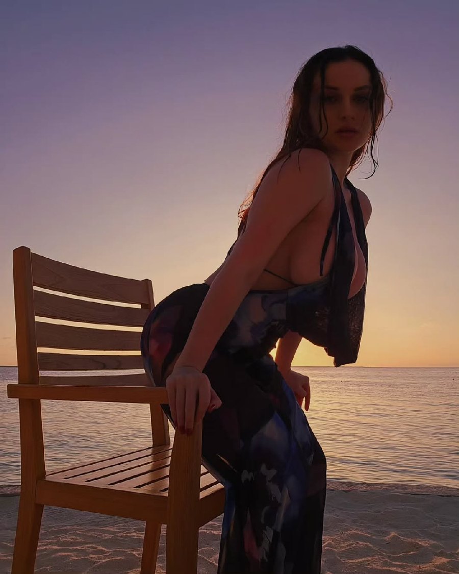 Sexy girl Miranda Faith nude in Merida