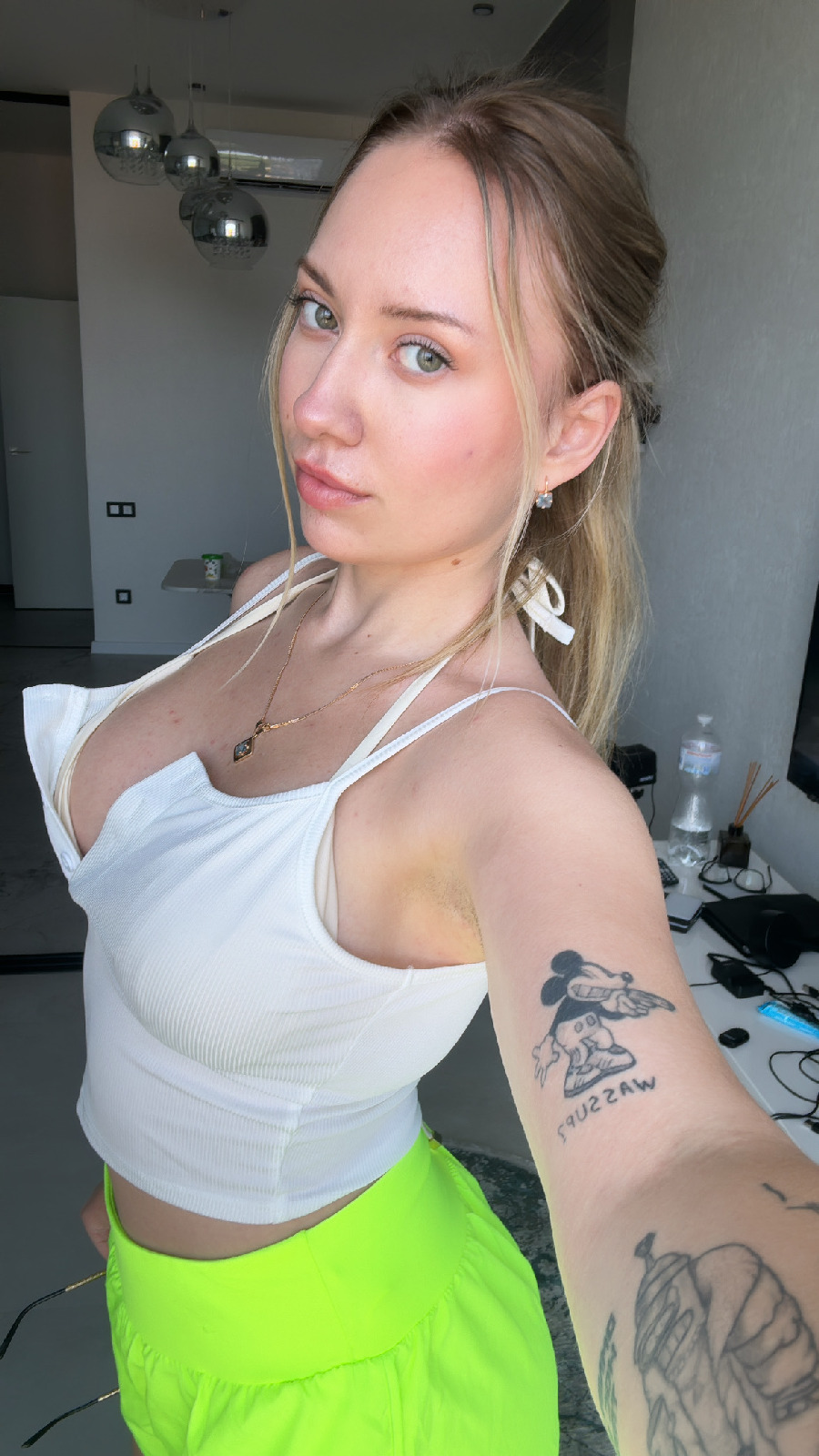 KateV in her underwear in Merida