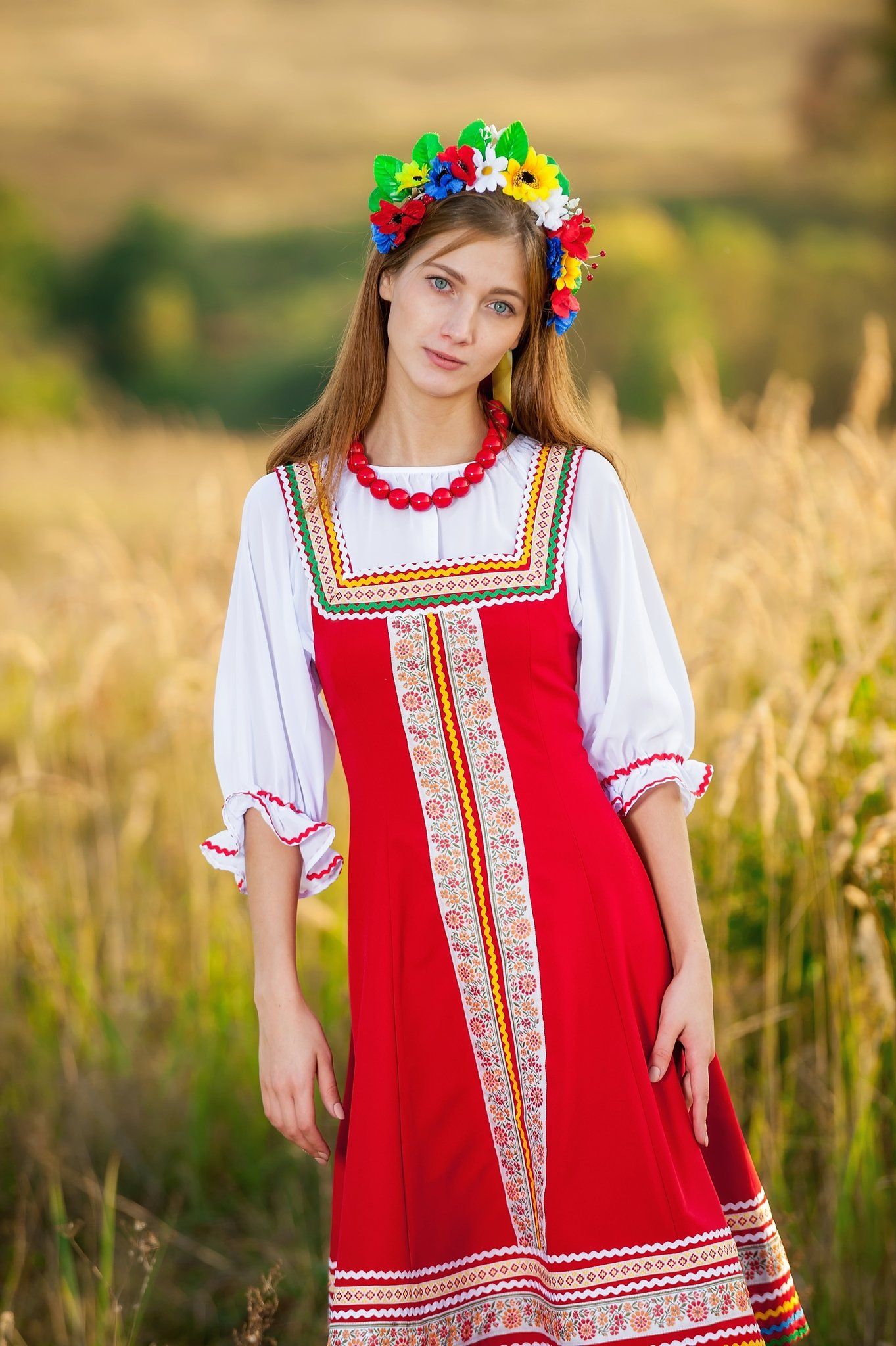 Women in Slavic costumes in Merida