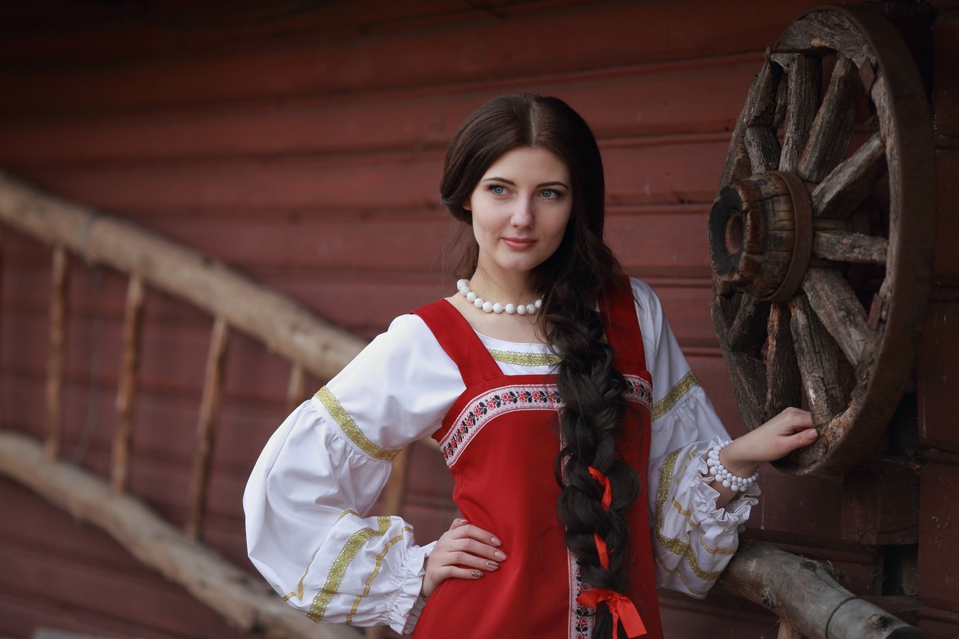 Girls in Slavic costumes in Merida
