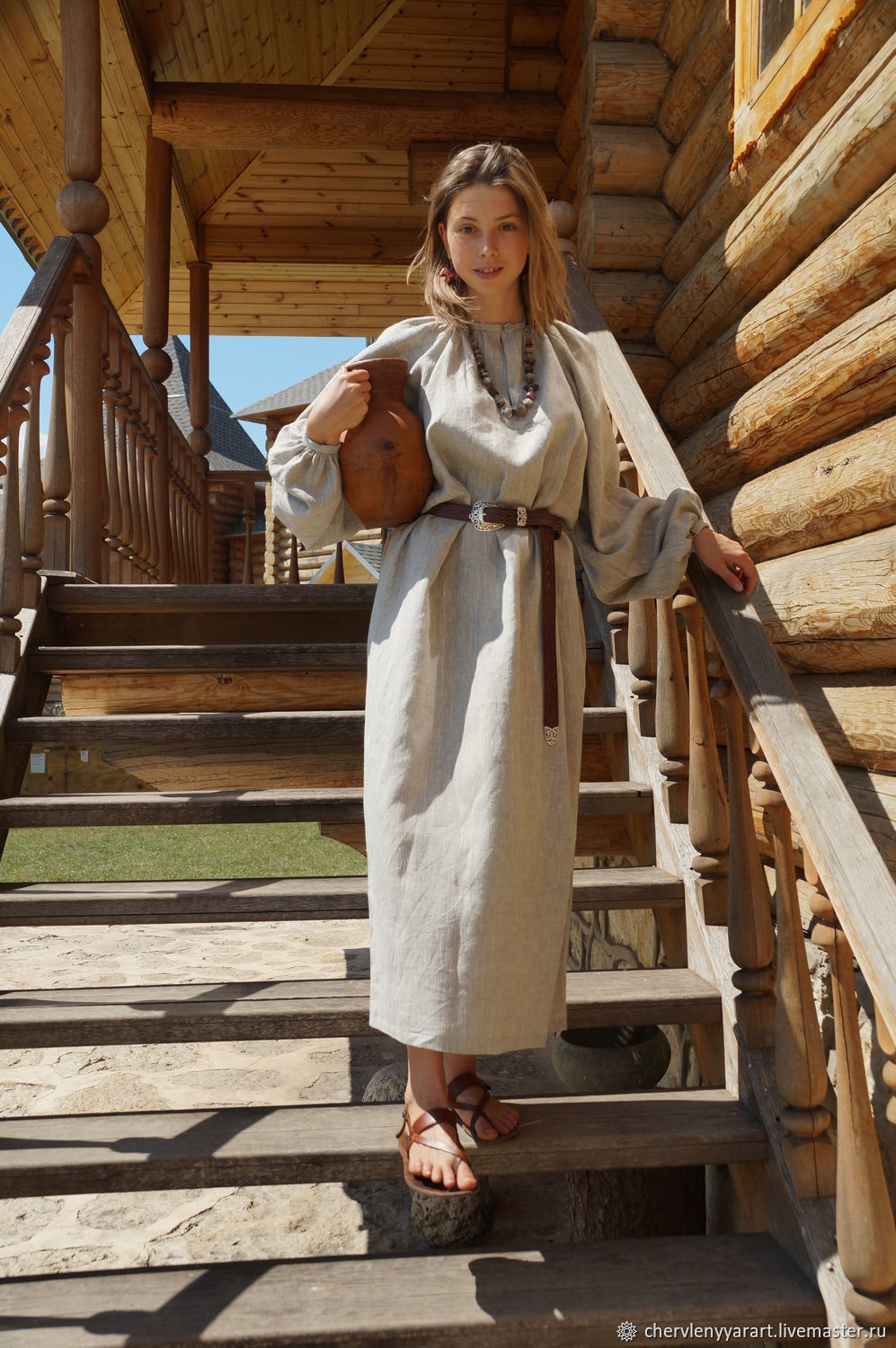 Girls in Slavic costumes in Merida