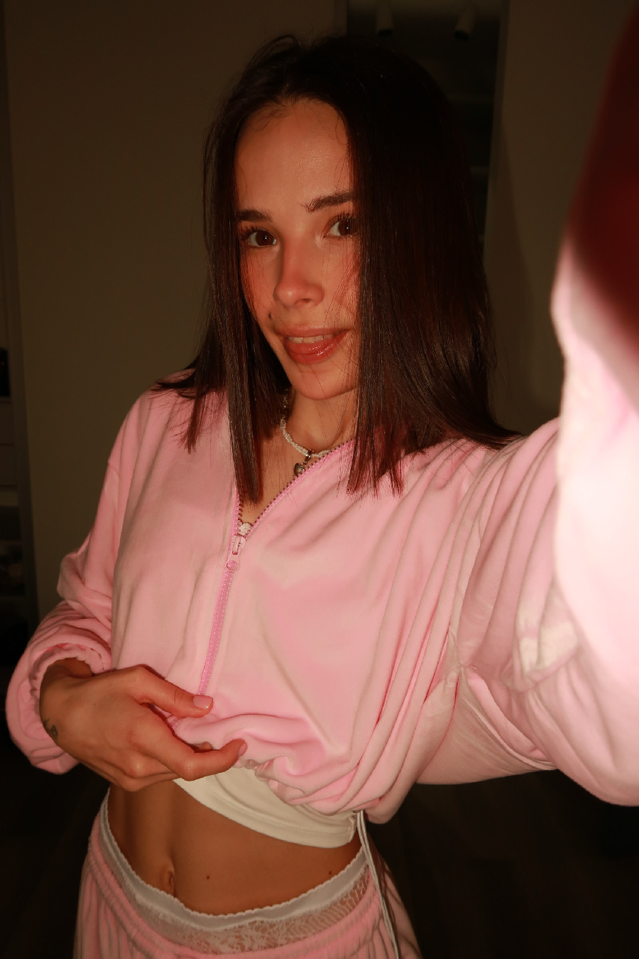 Tina brings the glow — live moments in Merida